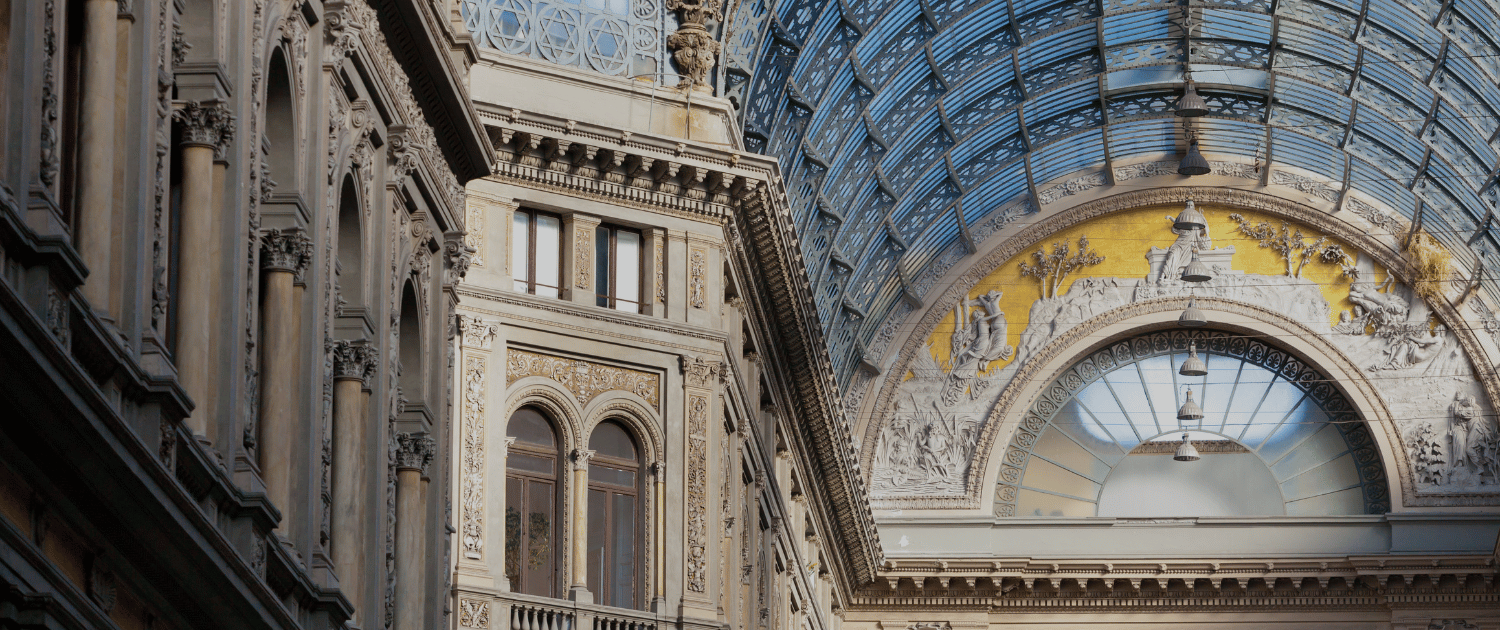 Dettaglio della Galleria Umberto I di Napoli, sede di Merqurio
