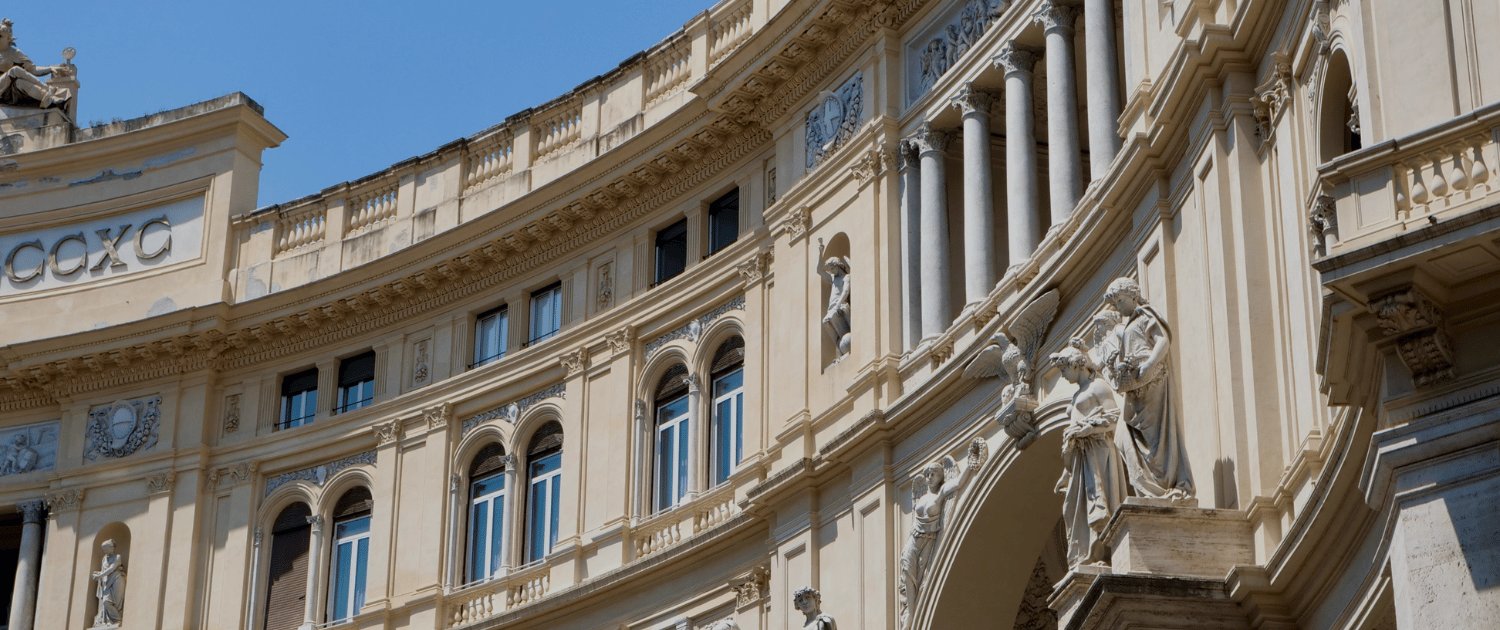 Dettaglio della Galleria Umberto I di Napoli, sede di Merqurio