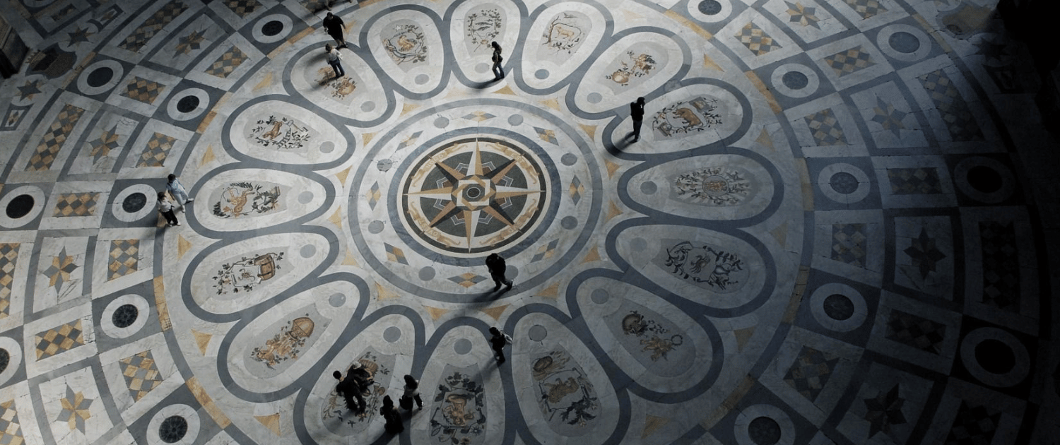 Dettaglio della Galleria Umberto I di Napoli, sede di Merqurio
